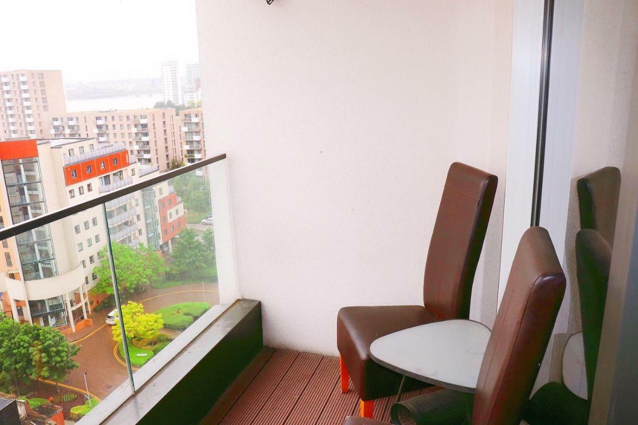 Premium Waterside Apartment Londra Dış mekan fotoğraf